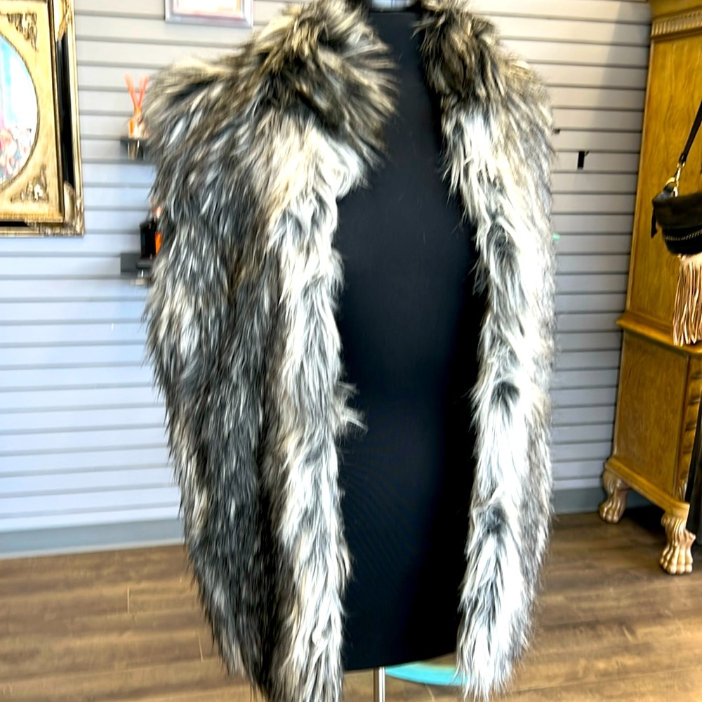 NWT Smokey Fox Faux Fur Vest